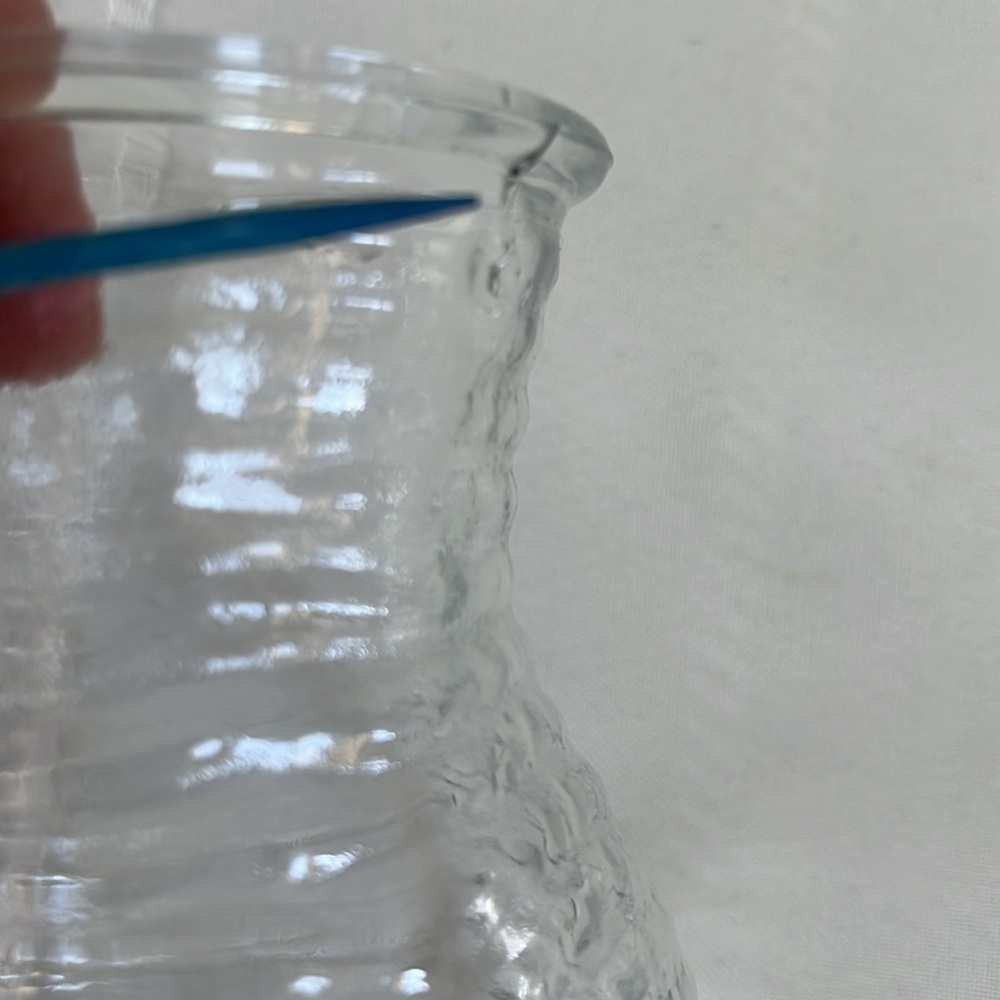3 Clear Glass Vases Vintage Heights: 9" / 9" / 7.5" - Picture 12 of 13